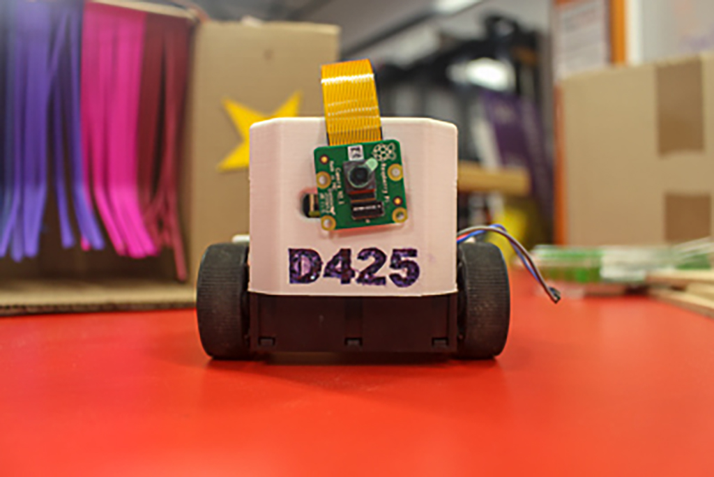 Front View of D425.